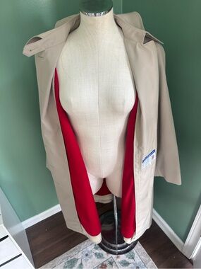 Women’s Vintage Beige Trench Coat with Red Lining